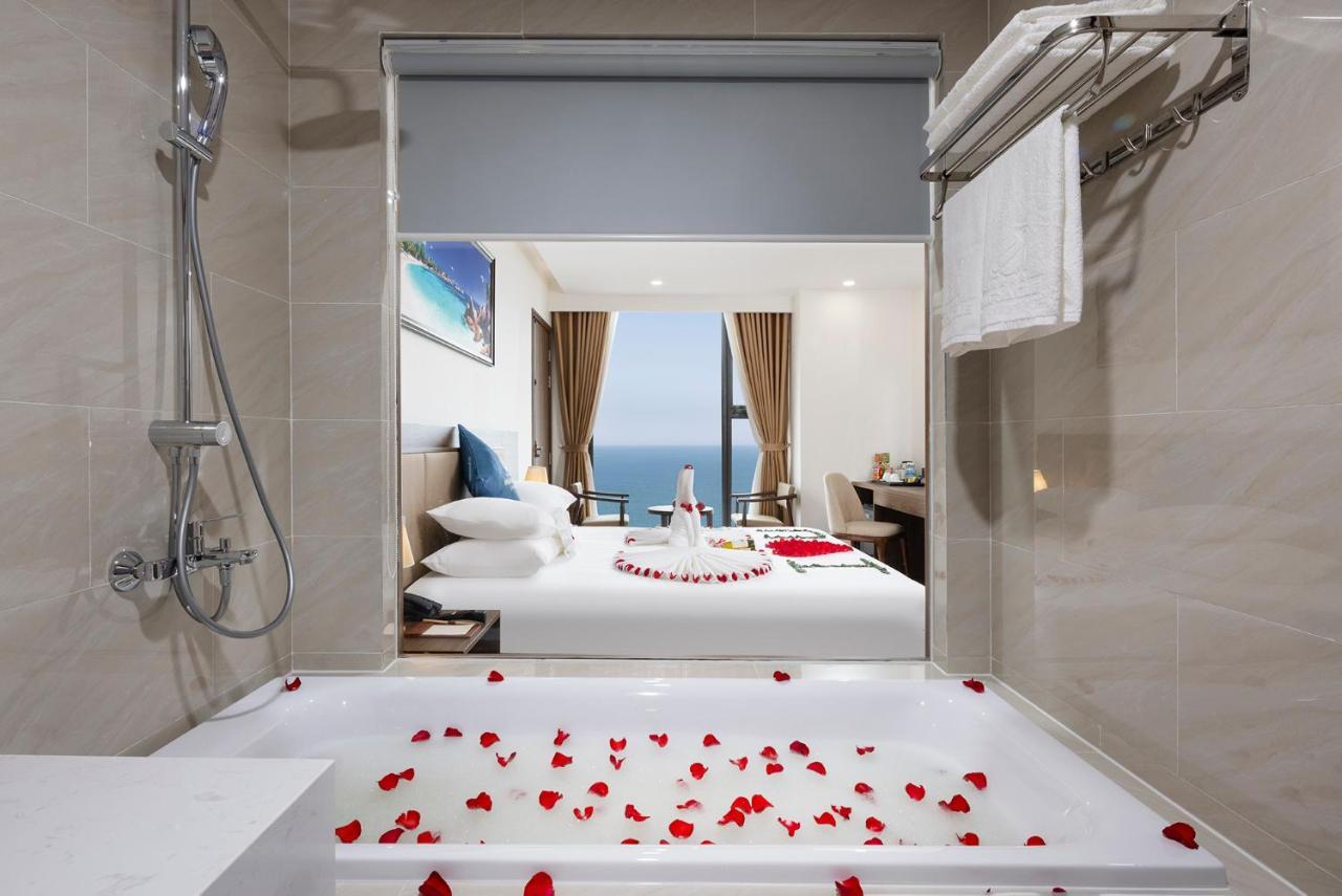 Miracle Luxury Nha Trang Hotel Exterior photo