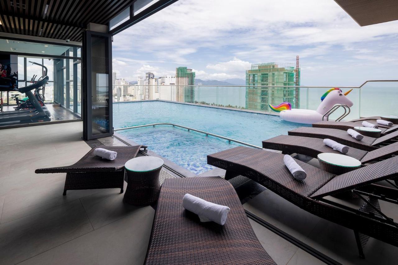 Miracle Luxury Nha Trang Hotel Exterior photo