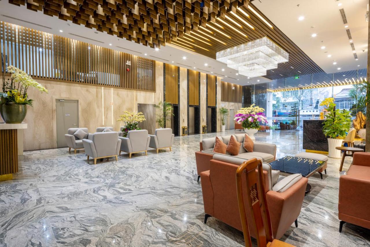 Miracle Luxury Nha Trang Hotel Exterior photo
