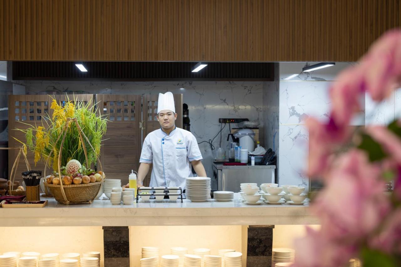 Miracle Luxury Nha Trang Hotel Exterior photo